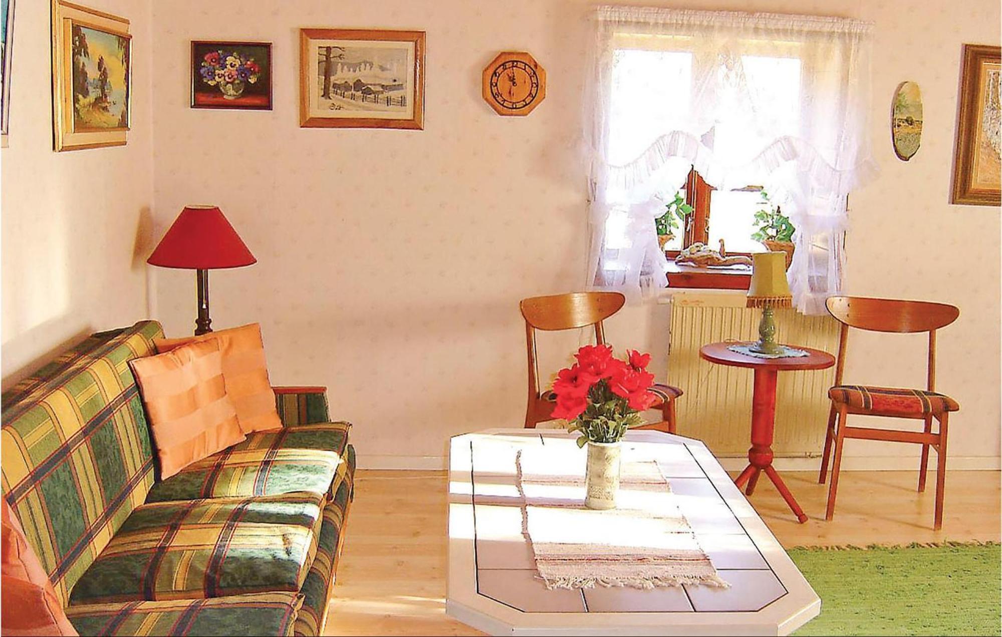 Nice Home In Malmkoeping With Kitchen Malmkoping Екстериор снимка