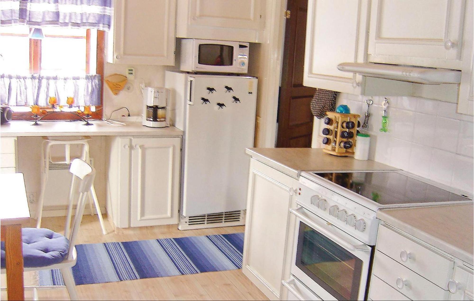 Nice Home In Malmkoeping With Kitchen Malmkoping Екстериор снимка